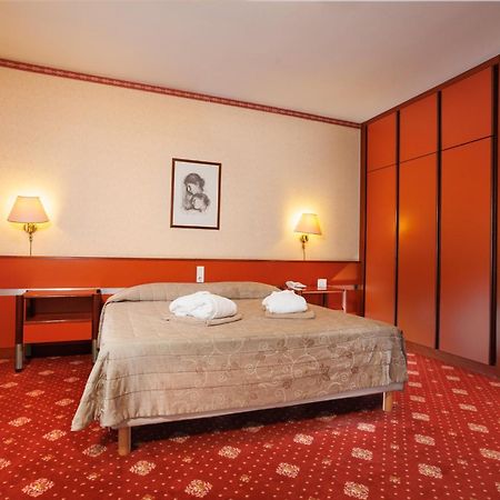 Hotel Savoia Thermae & Spa (Adults Only) อาบาโนแตร์เม ภายนอก รูปภาพ