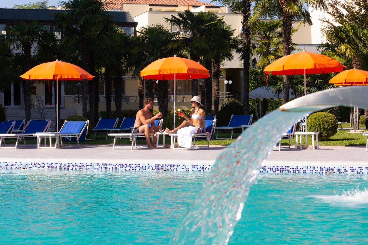 Hotel Savoia Thermae & Spa (Adults Only) อาบาโนแตร์เม ภายนอก รูปภาพ