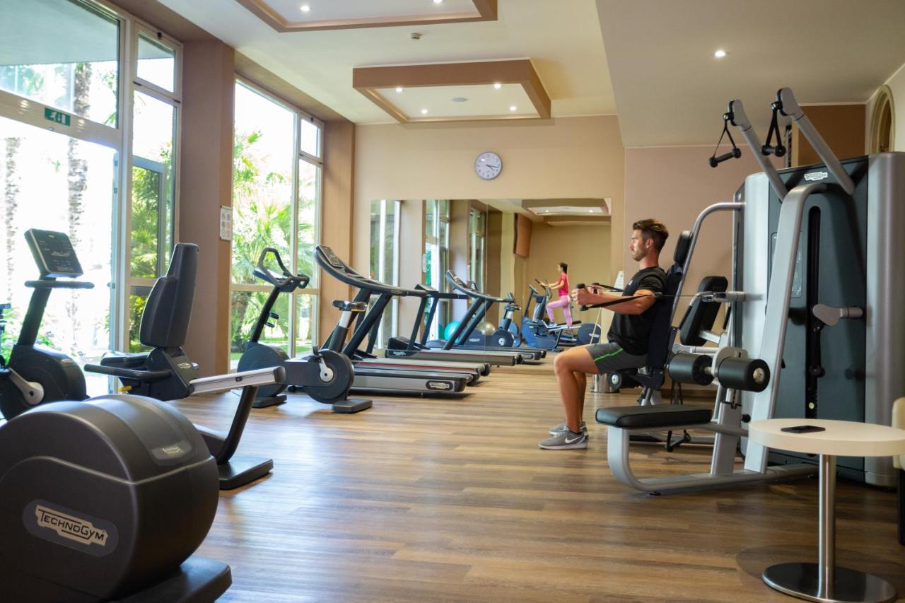 Hotel Savoia Thermae & Spa (Adults Only) อาบาโนแตร์เม ภายนอก รูปภาพ