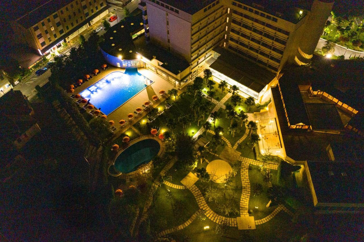 Hotel Savoia Thermae & Spa (Adults Only) อาบาโนแตร์เม ภายนอก รูปภาพ