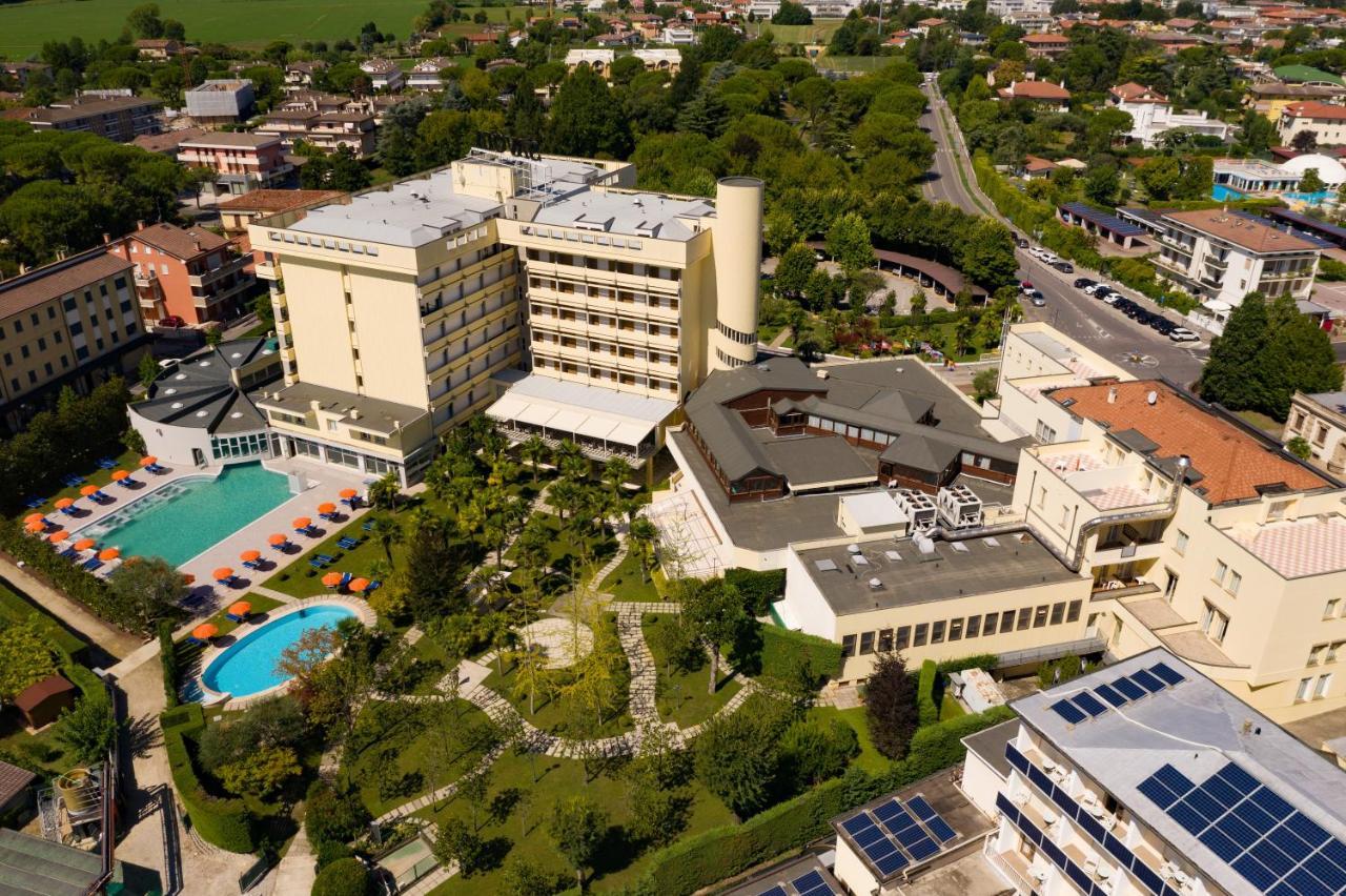 Hotel Savoia Thermae & Spa (Adults Only) อาบาโนแตร์เม ภายนอก รูปภาพ