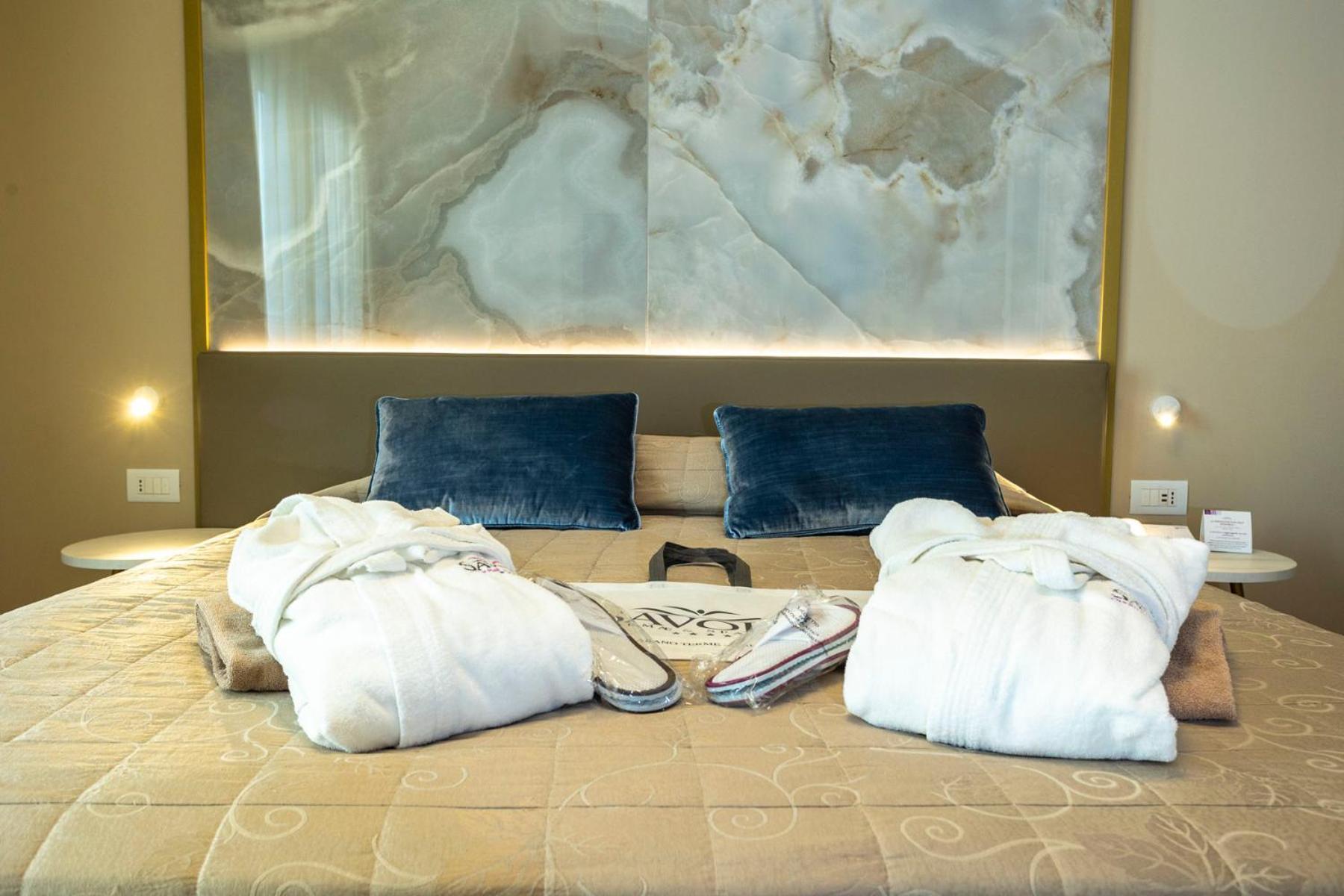 Hotel Savoia Thermae & Spa (Adults Only) อาบาโนแตร์เม ภายนอก รูปภาพ