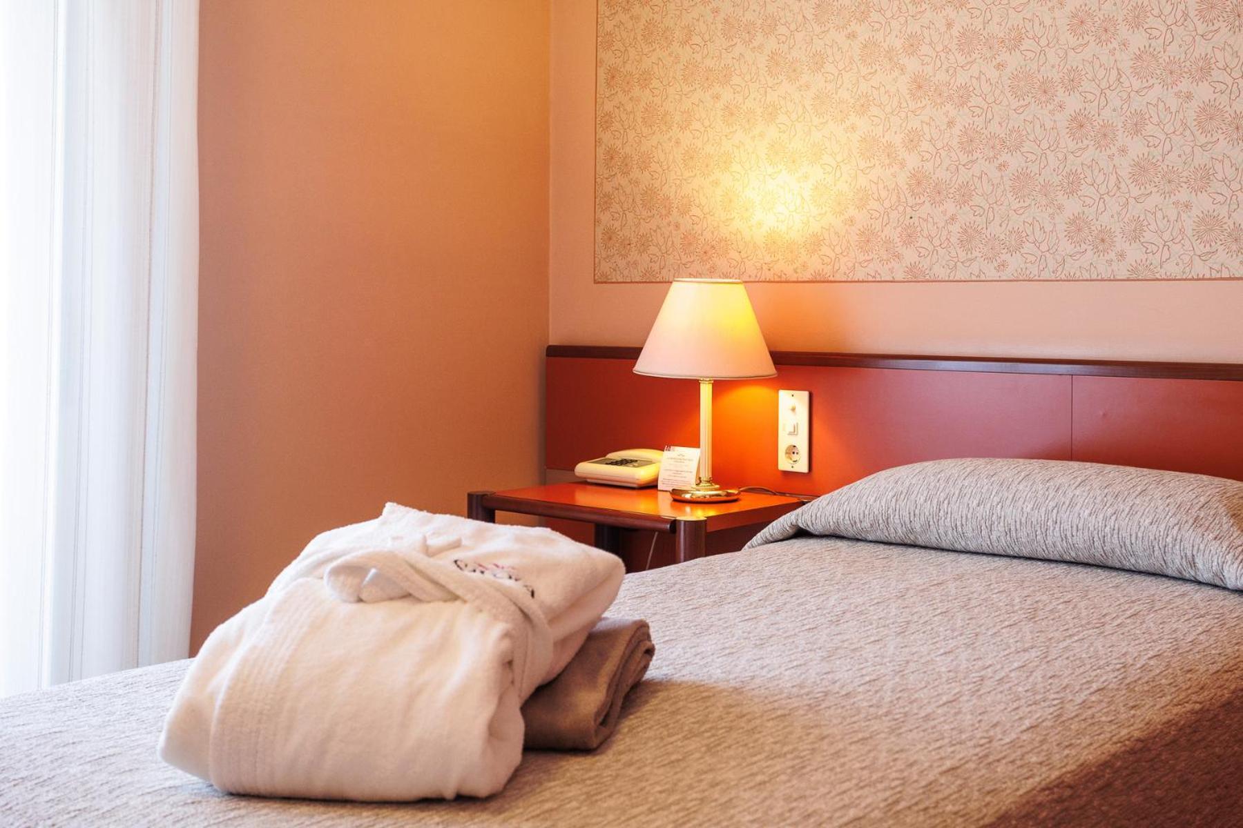 Hotel Savoia Thermae & Spa (Adults Only) อาบาโนแตร์เม ภายนอก รูปภาพ